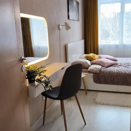 Warm And Welcoming Near Xiaomi Arena Apartment